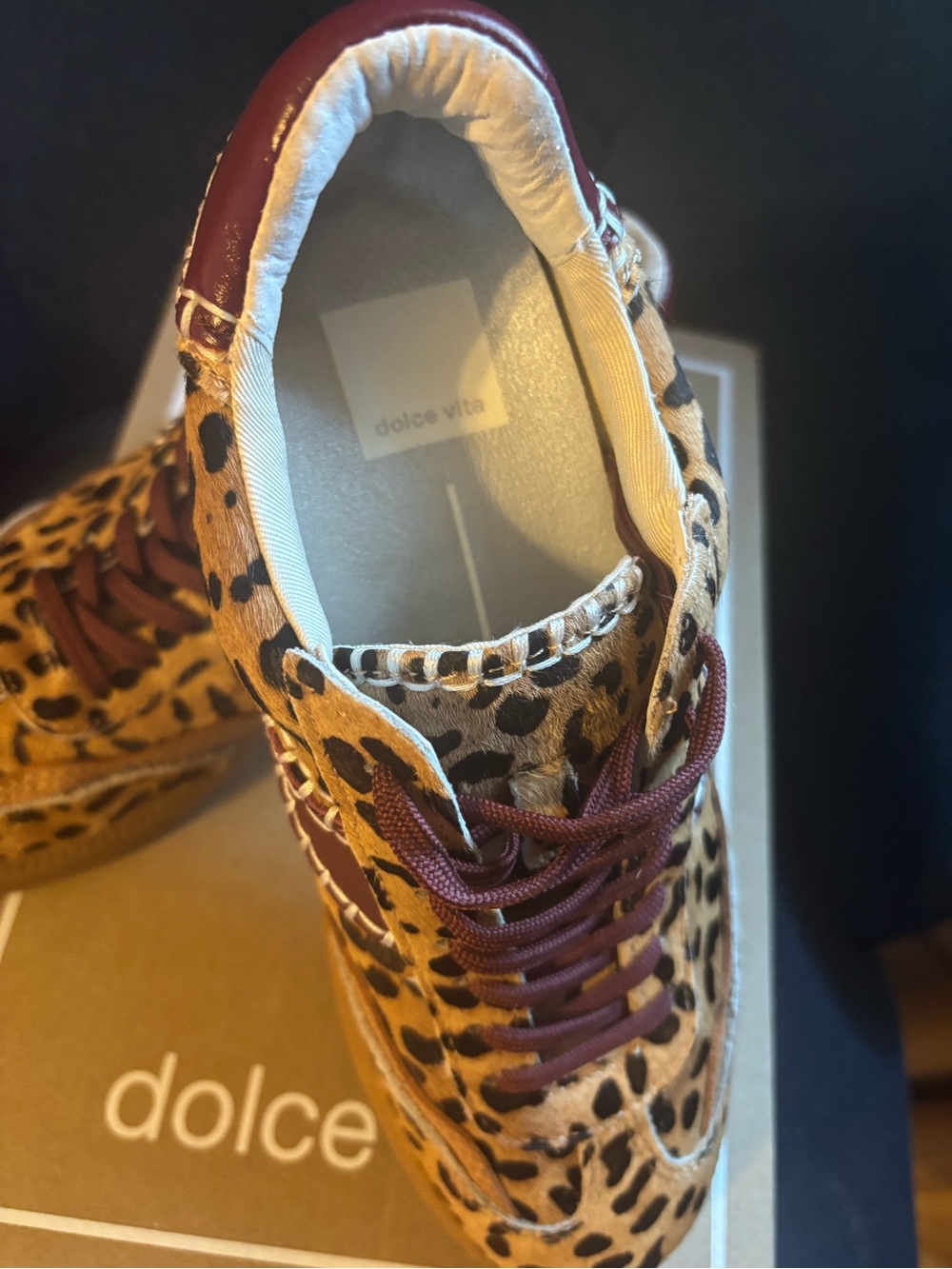 EUC Dolce Vita Notice Leopard-Calf Hair Print Sneakers with Burgundy Trim SZ 6.5 - Picture 2 of 4